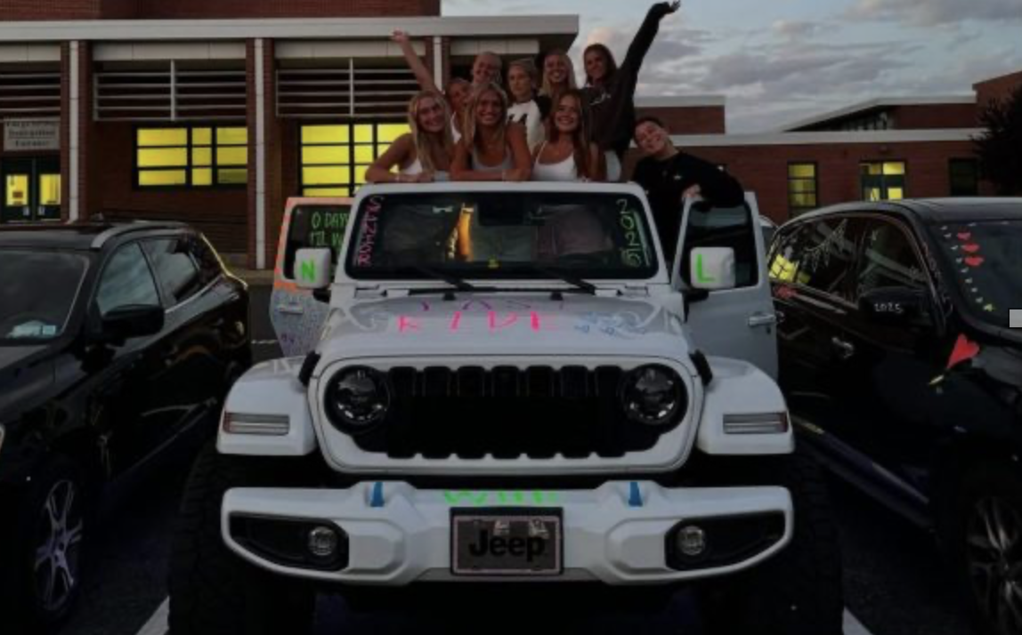 Seniors Nikki Lee, Reese King, Morgan Giacchetto, Karly Pascale, Sienna Meyer, Elliejean Burke, Hailey Donahoe, Makenzie Gilbride, and Cooper Wenzel